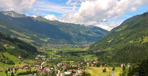 Blick von Bad Gastein ins Gasteinertal